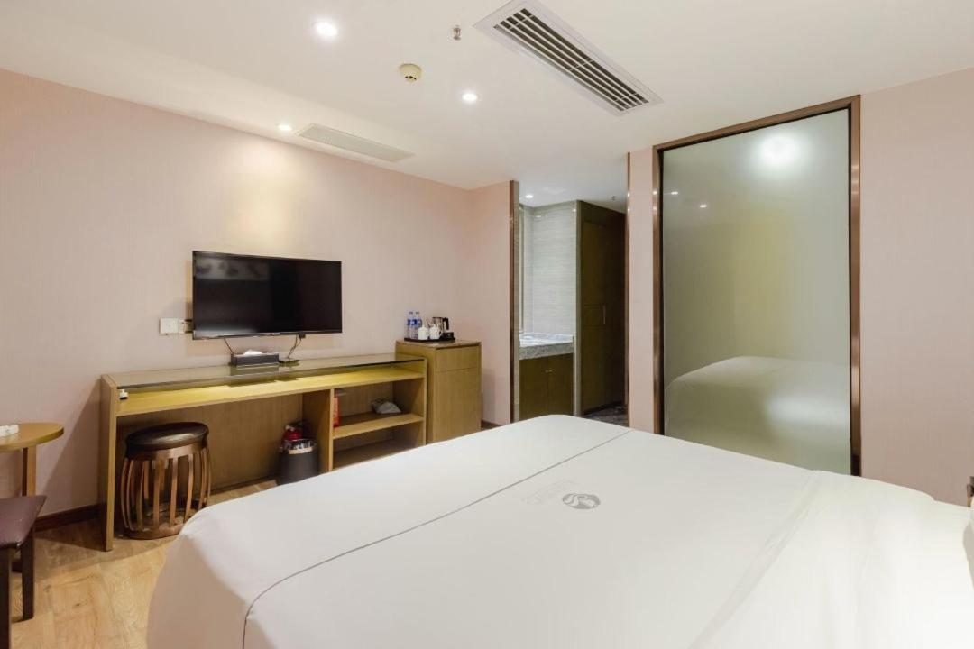 Lnsail Hotel Shenzhen Luohu Port Railway Station エクステリア 写真
