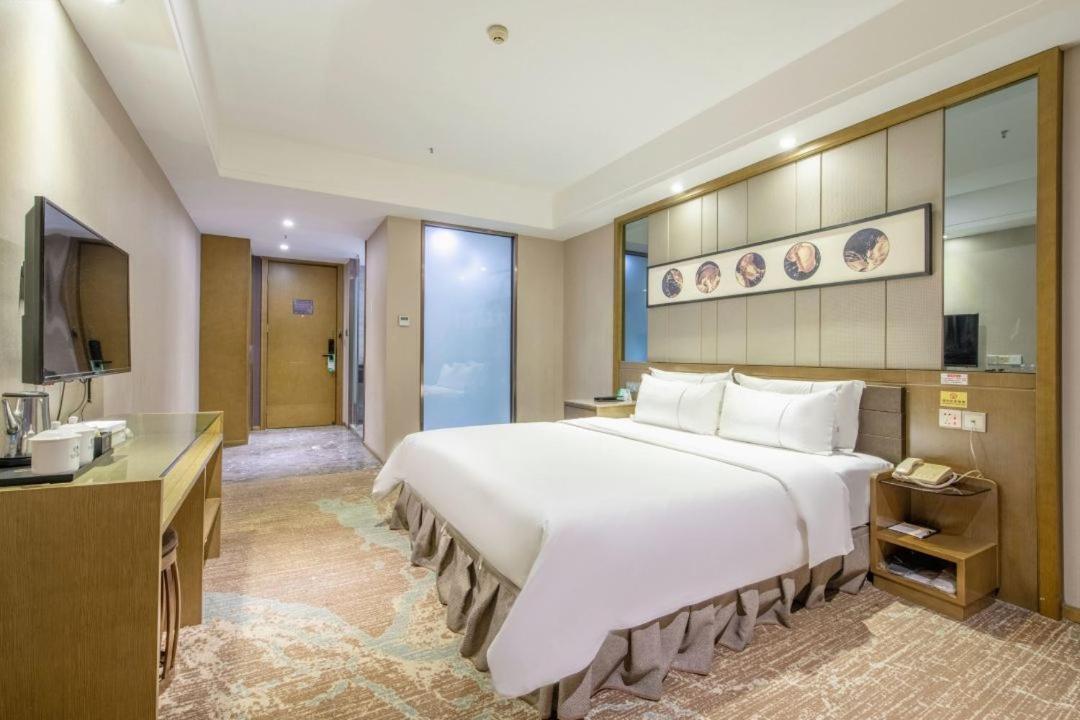 Lnsail Hotel Shenzhen Luohu Port Railway Station エクステリア 写真