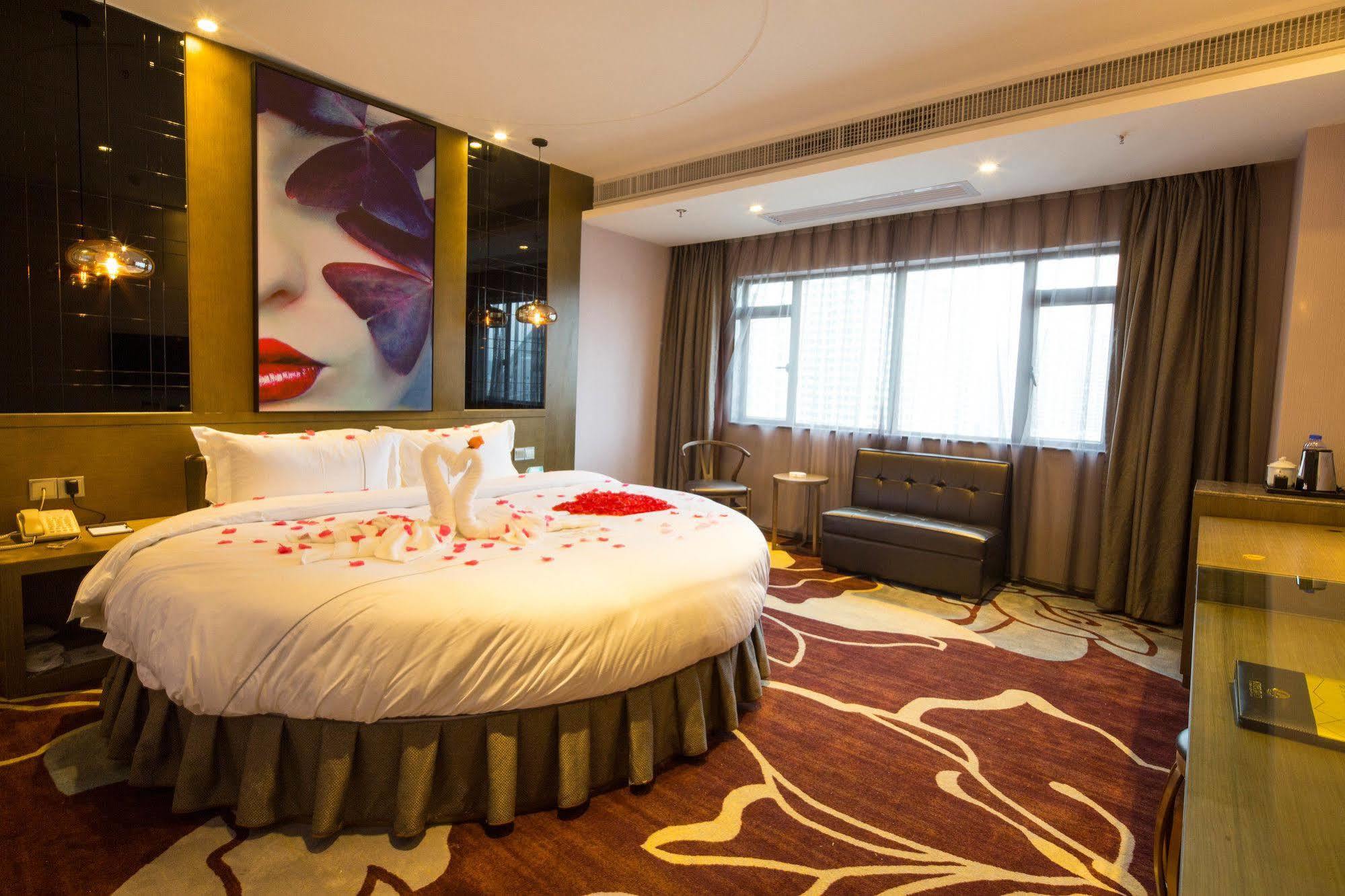 Lnsail Hotel Shenzhen Luohu Port Railway Station エクステリア 写真