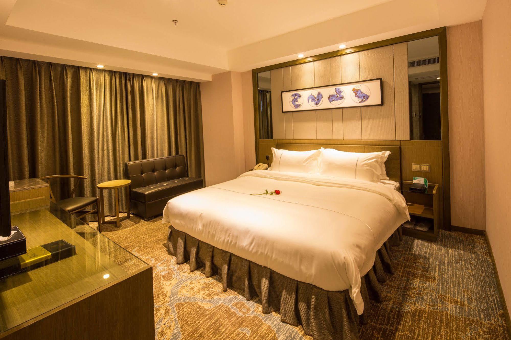 Lnsail Hotel Shenzhen Luohu Port Railway Station エクステリア 写真